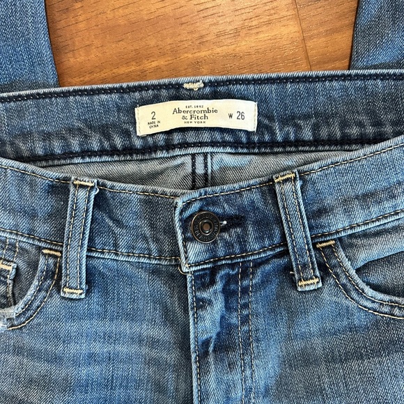 Ambercrombie &Fitch distressed size 2 skinny woman’s jeans waist 26 - Picture 3 of 13